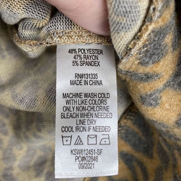 Nine Britton Fuzzy Animal‎ Print Pullover Top Size XS (P15) - Picture 8 of 11